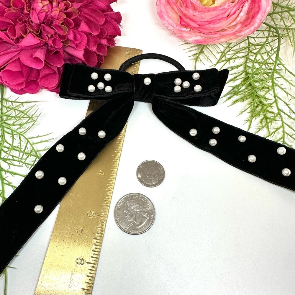 NEW⚜️Velvet Bow Pearl Embellished Hairtie - Picture 5 of 5